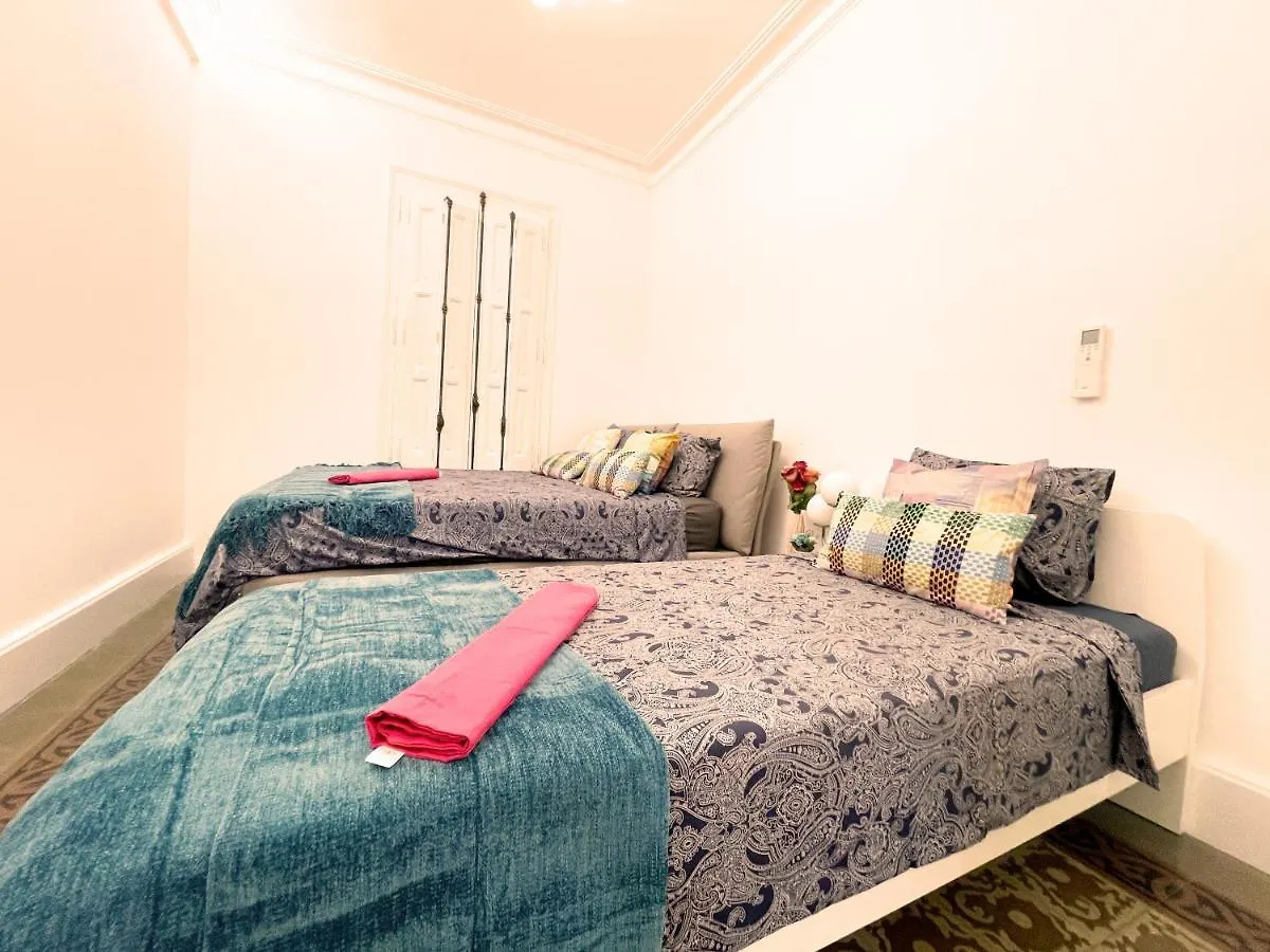 Hostel Bcn Centric Rooms Barcelona