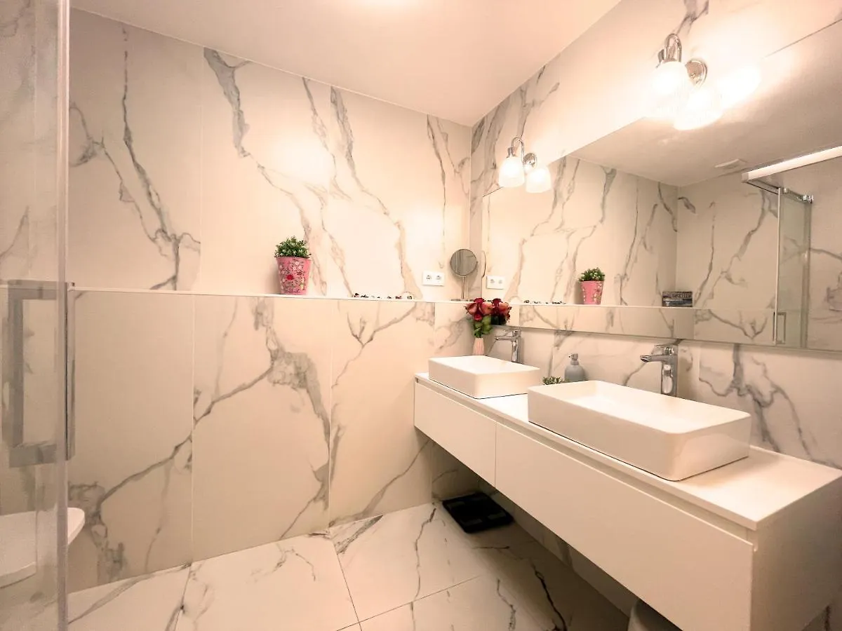Bcn Centric Rooms Barcelona Hostel