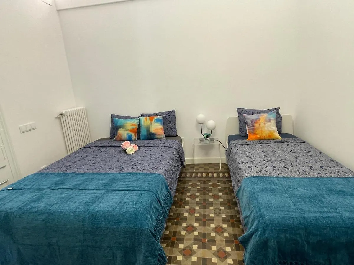 Hostel Bcn Centric Rooms Barcelona
